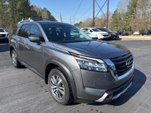 New 2025 Nissan Pathfinder SL w/ Cargo Package