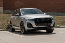 New 2025 Audi Q7 3.0T Prestige