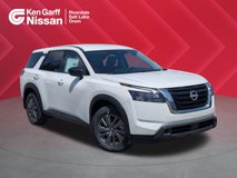 New 2025 Nissan Pathfinder S