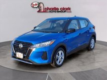 New 2025 Nissan Kicks Play S