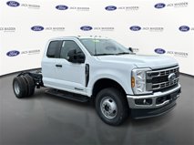 New 2025 Ford F350 XL w/ XL Chrome Package