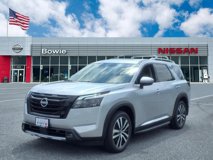 New 2025 Nissan Pathfinder Platinum w/ Lighting Package (N93)