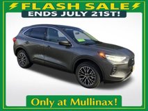 New 2025 Ford Escape SE w/ Class II Trailer Tow Package