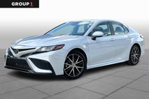 Used 2024 Toyota Camry SE