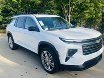 New 2025 Chevrolet Traverse LT w/ LPO, Illumination Package
