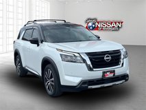 Used 2025 Nissan Pathfinder Platinum w/ Cargo Package