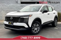 New 2025 Nissan Kicks S