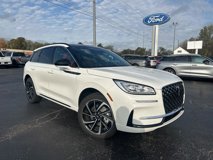 New 2025 Lincoln Corsair Grand Touring w/ Rear Removable Package Tray
