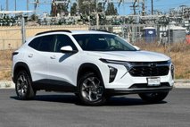 New 2025 Chevrolet Trax LT w/ Driver Confidence Package