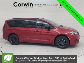 New 2025 Chrysler Pacifica Select w/ Fav Edition Package image 1
