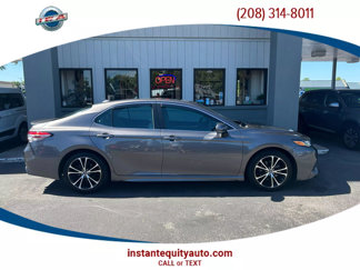 Used 2019 Toyota Camry SE image 1