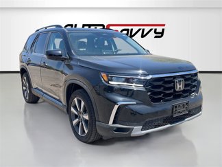 Used 2024 Honda Pilot Touring image 1