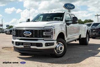 Used 2025 Ford F350 Platinum image 1