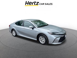 Used 2025 Toyota Camry LE image 1