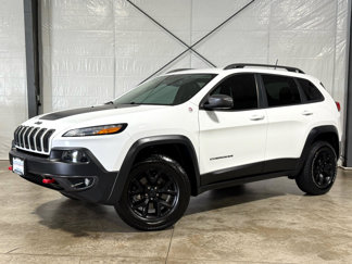 Used 2018 Jeep Cherokee Trailhawk w/ Quick Order Package 25L image 1