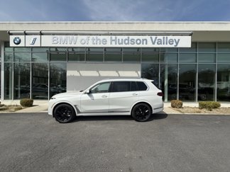 New 2025 BMW X7 xDrive40i w/ Premium Package image 1