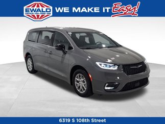 New 2025 Chrysler Pacifica Select image 1