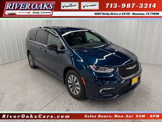New 2025 Chrysler Pacifica Select image 1