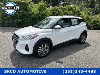Used 2024 Nissan Kicks SV image 1