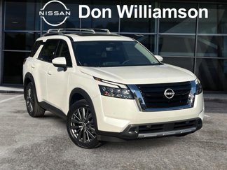 New 2025 Nissan Pathfinder SL w/ SL Premium Package image 1