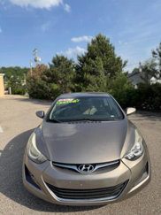 Used 2015 Hyundai Elantra SE image 1