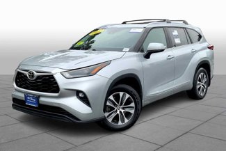 Used 2023 Toyota Highlander XLE image 1