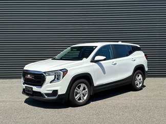 Used 2024 GMC Terrain SLE image 1