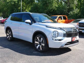 New 2025 Mitsubishi Outlander SEL image 1