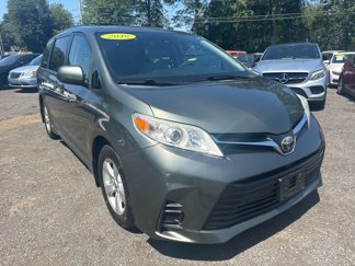 Used 2018 Toyota Sienna LE image 1