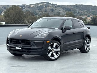 Used 2025 Porsche Macan image 1