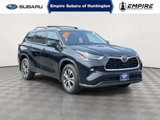 Used 2022 Toyota Highlander XLE image 1