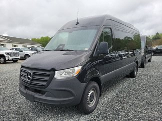 Used 2025 Mercedes-Benz Sprinter 2500 image 1