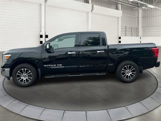 Used 2018 Nissan Titan SV w/ SV Convenience Package image 1