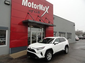 Used 2022 Toyota RAV4 LE image 1