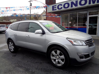 Used 2017 Chevrolet Traverse LT w/ Style and Technology Package image 1
