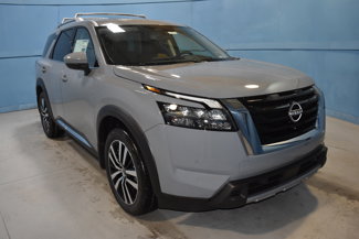 New 2025 Nissan Pathfinder Platinum image 1