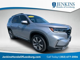 Certified 2025 Honda Pilot Touring image 1
