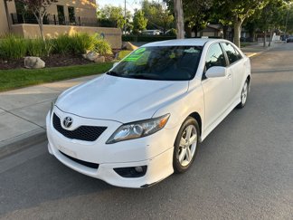 Used 2011 Toyota Camry LE image 1