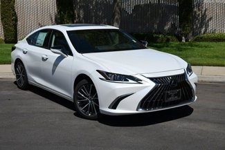 New 2025 Lexus ES 300h w/ Premium Package image 1