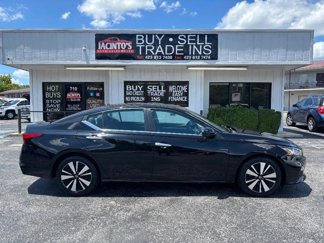 Used 2021 Nissan Altima 2.5 SV image 1
