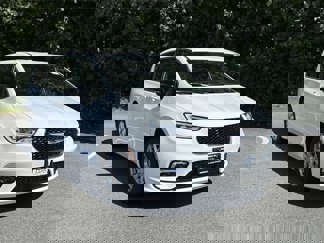 New 2026 Chrysler Pacifica Select image 1