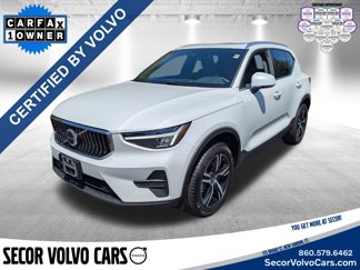 Certified 2025 Volvo XC40 B5 Core image 1