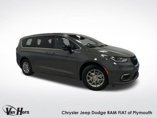New 2025 Chrysler Pacifica Select image 1