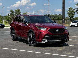 Used 2022 Toyota Highlander XSE image 1