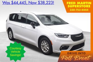 New 2025 Chrysler Pacifica Select image 1
