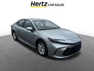 Used 2025 Toyota Camry LE image 1