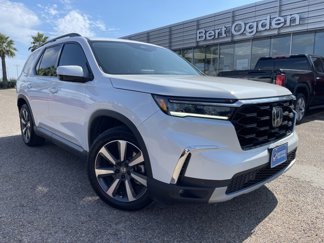 Used 2025 Honda Pilot Touring image 1