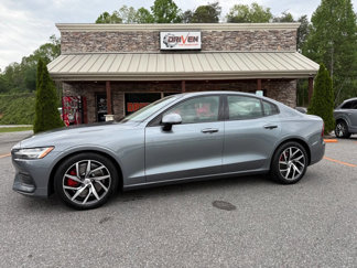 Used 2019 Volvo S60 T6 Momentum w/ Premium Package image 1