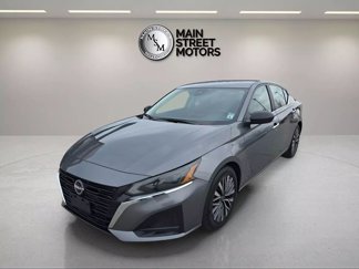 Used 2024 Nissan Altima 2.5 SV image 1