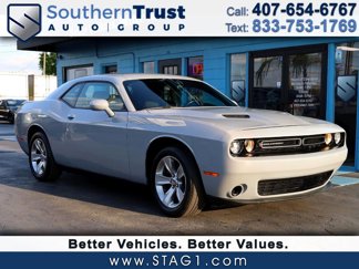 Used 2021 Dodge Challenger SXT image 1